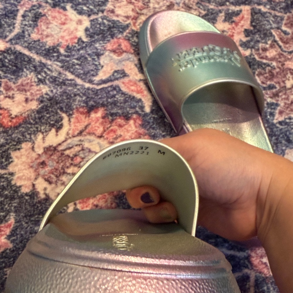 Alexander McQueen Multicolor Iridescent purple/ green Slides - worn 3x - Picture 5 of 6